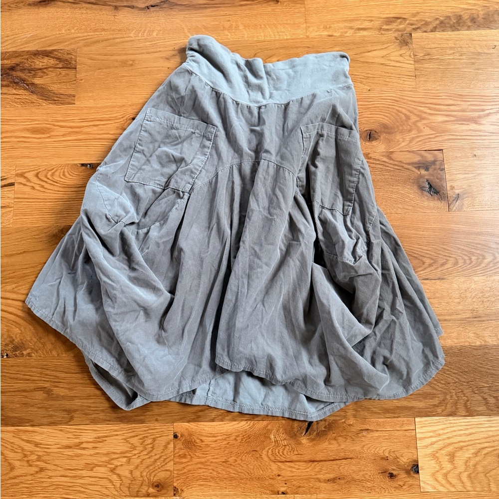 Tan Inizio Flutter Skirt Corduroy L size